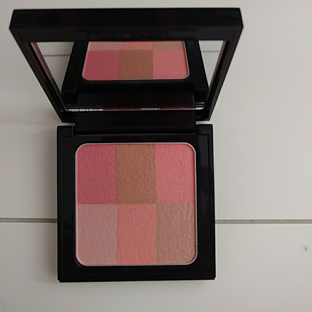 Bobbi Brown brightening brick
